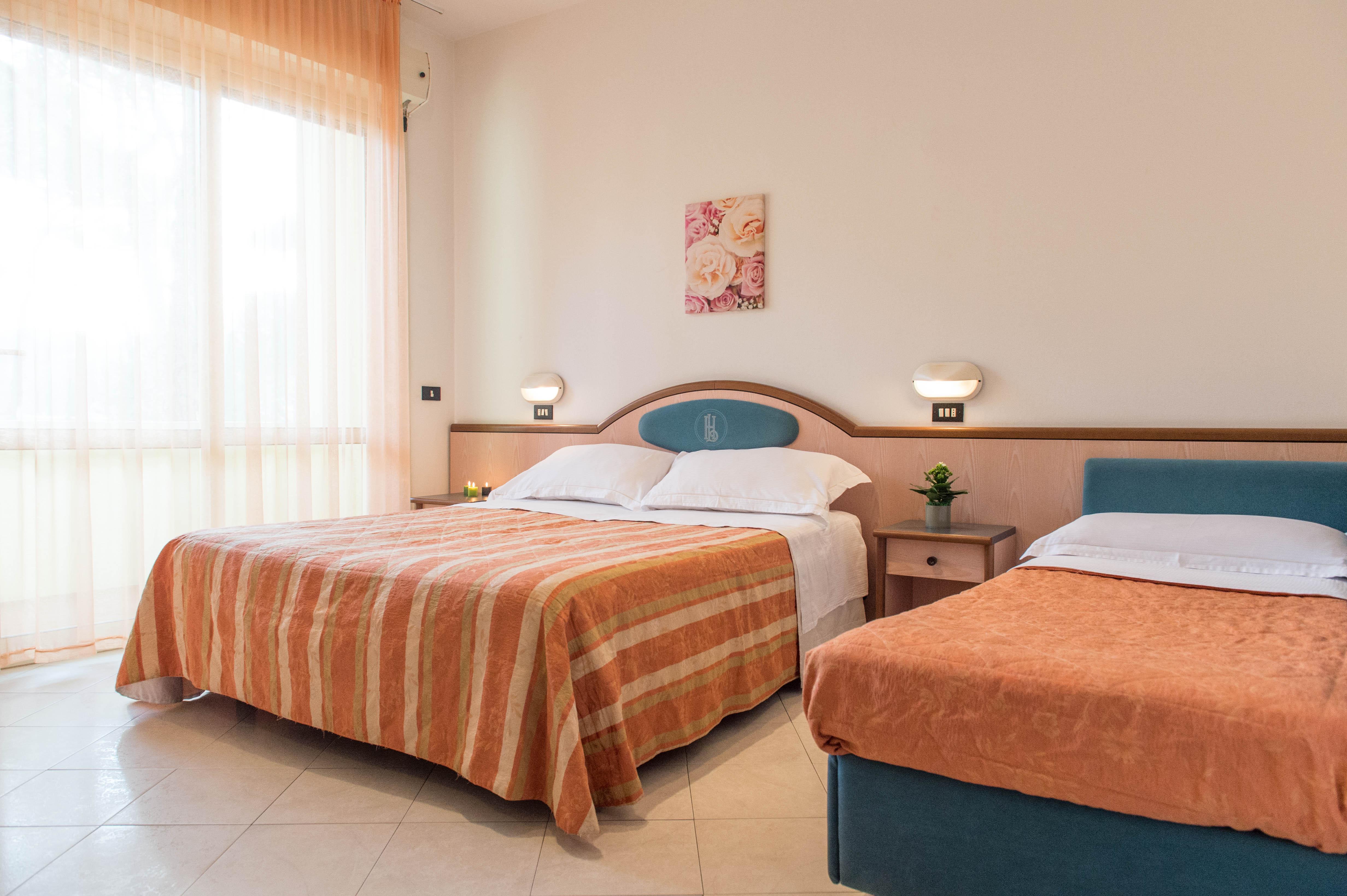 Hotel Luxor Морской Милан Экстерьер фото